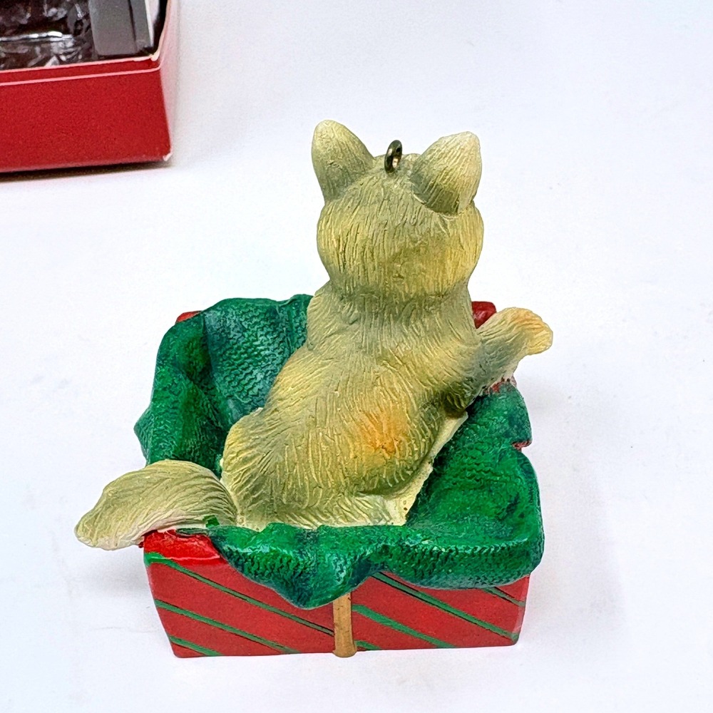 Vintage Christmas Ornaments. See Description and Photos for Information. - Picture 8 of 16